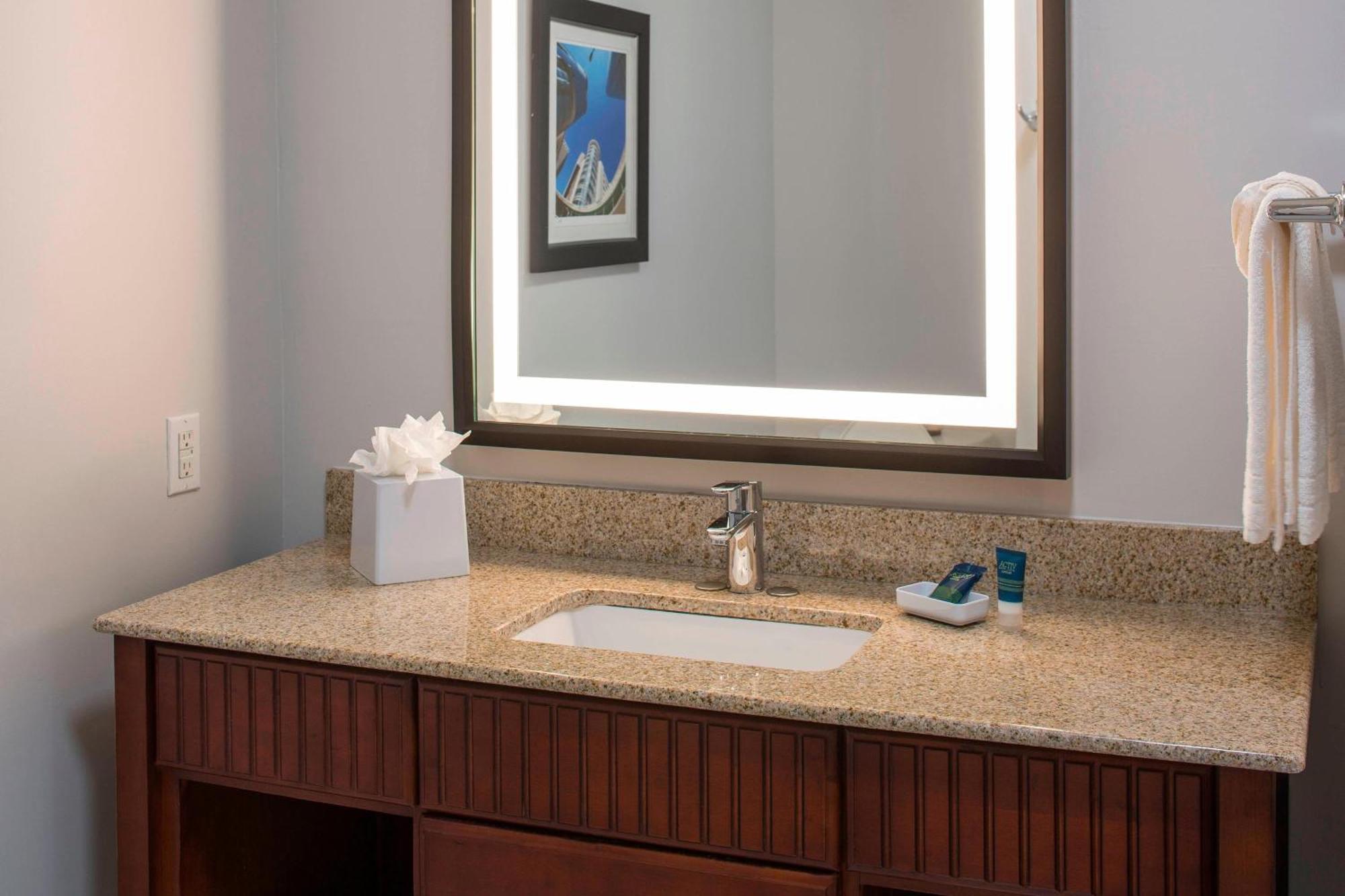 Four Points By Sheraton Houston Hobby Airport Exteriör bild